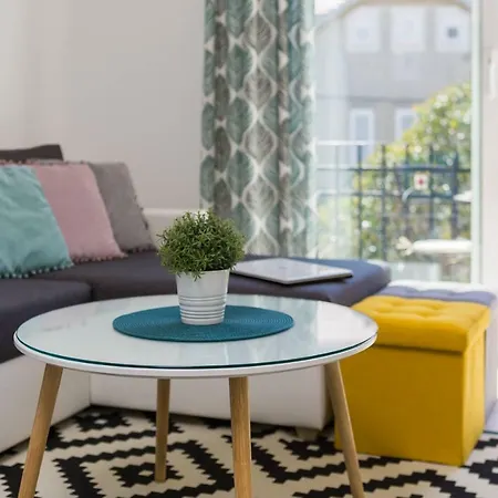 Centerlink Apartment