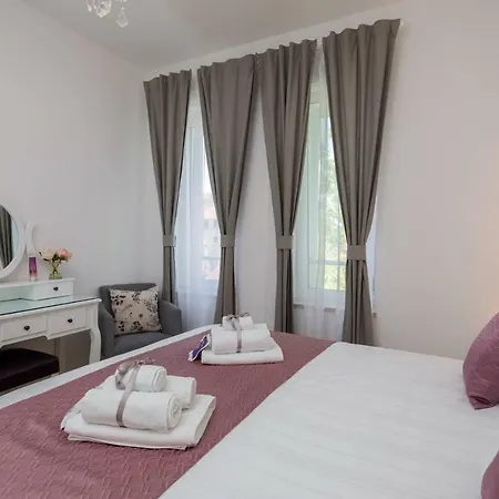 Centerlink Apartment