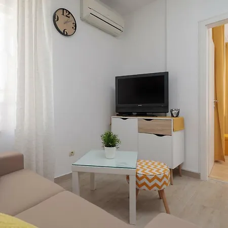 Centerlink Apartment